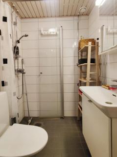 Valoisa kolmio Kuopion keskustassa kahdella makuuhuoneella - 7