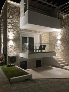 Sun & Stone House - 3