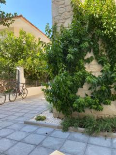 Sun & Stone House - 4