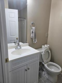 Private room with a private full bathroom - 4