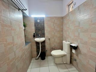 Jharokha - A Warm, Sun-filled Home with Terrace - 8