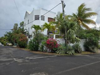 Palm-Shaded 2BR Retreat with Pool in Grand Bay - 6