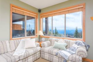 Snowy Creek Chalet - 8