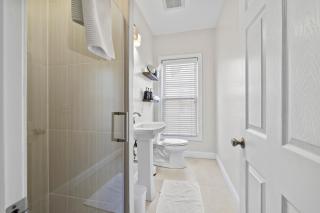 Holiday ready ! Trendy 4BR Urban Retreat, Best Location in City - Columbus - 1