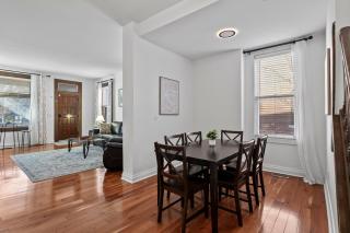 Holiday ready ! Trendy 4BR Urban Retreat, Best Location in City - Columbus - 4