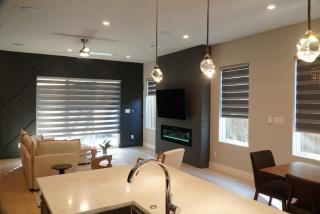 Modern 3BR with Game Room, Near Market Center DART, Med District & Uptown - 9