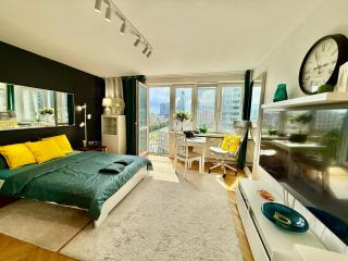 GREEN 3 metro WiFi 65’TV Netflix HBO AppleTV AmazonTV Disney - 6