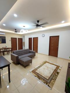 Homestay Cik Ana Sikamat - 9