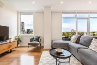Cityscape Retreat - Modern Comfort near Yarra River - 0