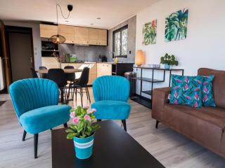 Luxury Forest Lodge with Private Garden - 5