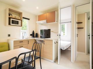 Cordelia Lodge with Garden & Picnic Area - 7