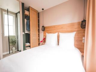 6-Guest Escape with Private Garden & Wi-Fi - 4