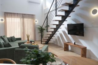 Hanim 2BR Loft Apartment - Garden & Indoor Parking - 0