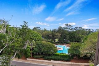 Coastal Retreat in Harbour Town - Pool, Sleeps 8 - 9