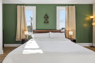 Stylish Mt Washington Home with Private Deck and Easy Access to Downtown and Stadiums - 7