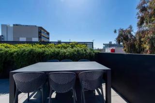 Lux 3Bed House, Rooftop BBQ, Parking - near beach - 3