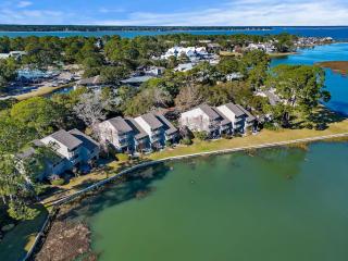 1608 Port Villa - Sleeps 8 - 0