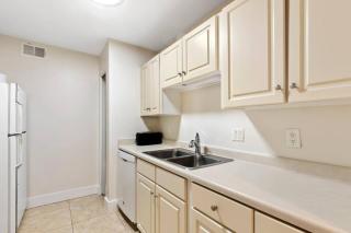 887 Ketch Court - Sleeps 8 in Harbour Town - 2