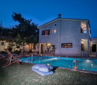 Villa Corina near the Airport - Kouvarás - 0
