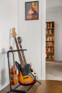 The Italian Library - Amazing Views and Free Parking! - 5