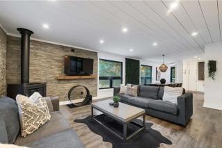 Evergreen Escape - 3 Acres, 2 Houses, 16 People - 0