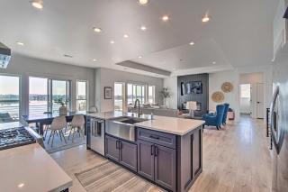 Lakefront Moses Lake Home with Dock and Game Room - 1