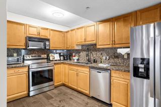 2BR MTN Canmore Retreat with Private Balcony - 7