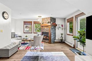 2BR MTN Canmore Retreat with Private Balcony - 3