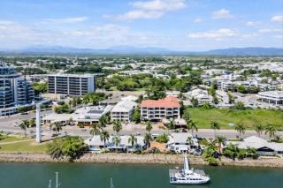 The Anchorage Escape Apartment - Steps away from City, Ferry and Stadium Townsville - 2