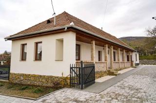 Holiday Home with Hot Tub in Somoskoujfalu 55027 - 2