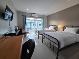 Khao Oat airport - 0