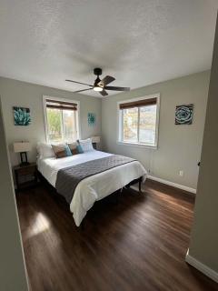 Bear Lake Emerald Retreat with lake view. - 3