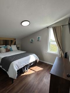 Bear Lake Emerald Retreat with lake view. - 1