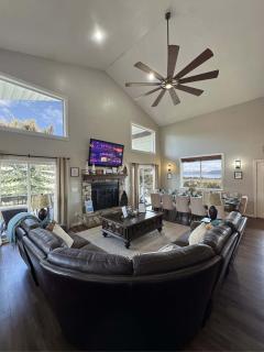 Bear Lake Emerald Retreat with lake view. - 9