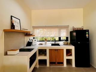 Casa Celesta - New 2BR Villa with Full Kitchen, 55" Smart TV, Working Desk, Hammock & Garden Seating - 6