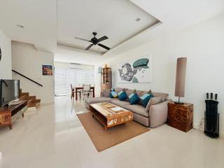 Laguna Cozy 3 bedroom town house 800m to beach - 8