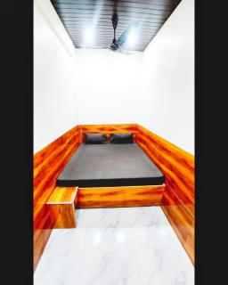 HOTEL OM PALACE NEAR MAHAKALESHWAR TEMPlE - 8