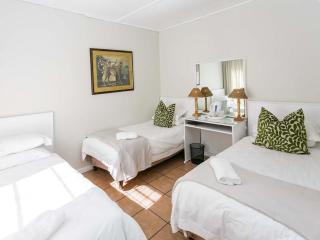 Wagon Wheel Country Lodge - Beaufort West - 5