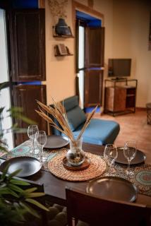 Rincón ÁRABE junto al TEMPLO ROMANO y AYUNTAMIENTO - 2