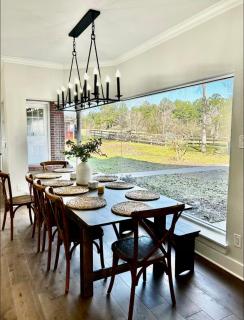 Beautiful 30 Acre, Retreat, Pool 5 rooms 9 beds Sleeps 16 - 9