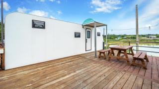 Goseong Jjun Camping Pension - 1