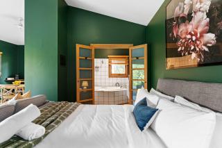 2BR plus Studio Pool & Spa Sleeps 8 - 7