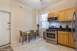 Wrigleyville Getaway - 1