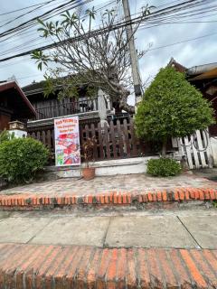 Villa Xiengthong Garden View - 9