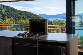 Kahikatea Bay Retreat - 1