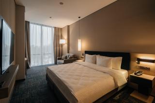 West Plaza Hotel - 4