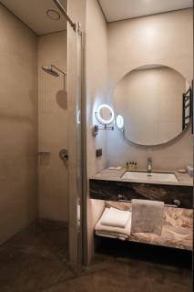 West Plaza Hotel - 3