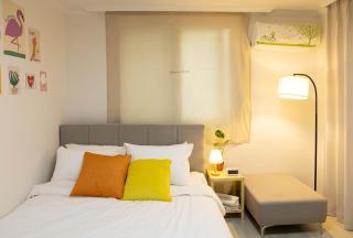 Happy House,Hakdong Station 5 minutes,Open Special Price,Comfortable 1st Floor,Gangnam Station,Sinsa Station,Spacious 2 Rooms,Queen 3,Family,Group,Up to 6 people - 5