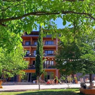 Bazaleti Lake Cottage - 1