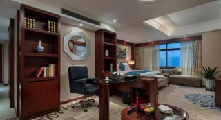 Gold Source Sunshine Hotel - 1